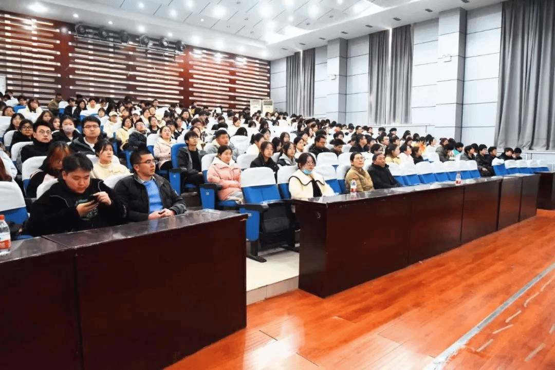 组研究员赵德友博士应邀来我校作报告-河南科技大学数学与统计学院